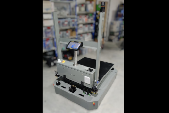 Customized mobile robot for handling concrete forms, equipped with a pair of SWD® 150 safety wheels, Safety PLC, scanners, Emergency stops, warning devices, tag reader, touch screen, charger and lift system. IDEC EZ WHEEL SWD 150 robot mobile custom