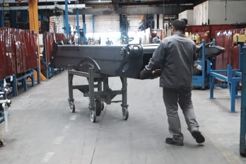 Heavy load carrier motorized by a Series 300I wheel Heavy load carrier motorized by a Series 300I wheel