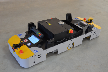 Einsatz von SWD®-Rädern zur Aufrüstung von mobilen Robotern, um das Ziehen von Lasten in einer Fabrik zu ermöglichen. Einsatz von SWD®-Rädern zur Aufrüstung von mobilen Robotern, um das Ziehen von Lasten in einer Fabrik zu ermöglichen.